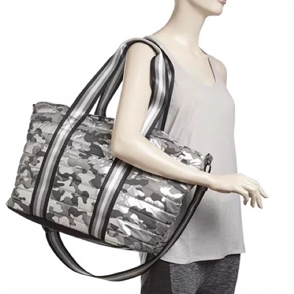 Think Royln Wingman Shiny Silver Black Camo Large Nylon Tote Adjustable Strap - Picture 3 of 13